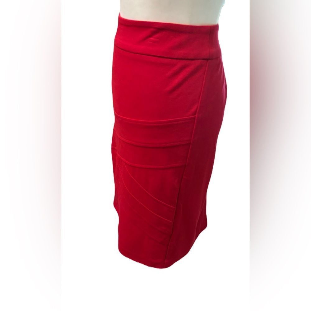 Tribal Red Knee Length Pencil Skirt | Rayon, Nylon, Spandex | sz. 8 | EUC - Picture 3 of 6
